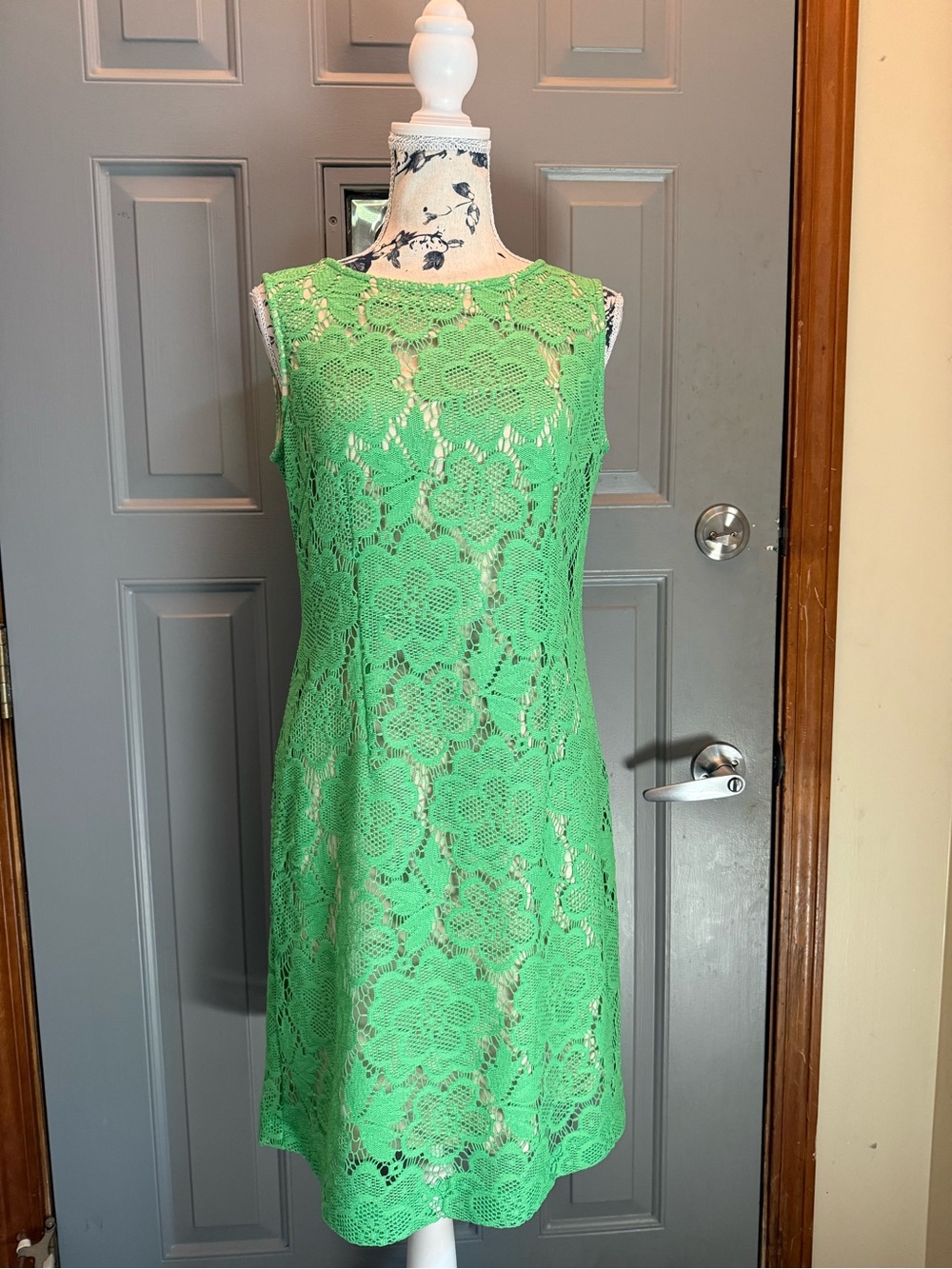 New York & Company - Bright Green Sleeveless floral Lace Shift Dress-(4)